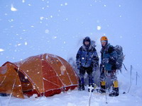 зимой в палатке